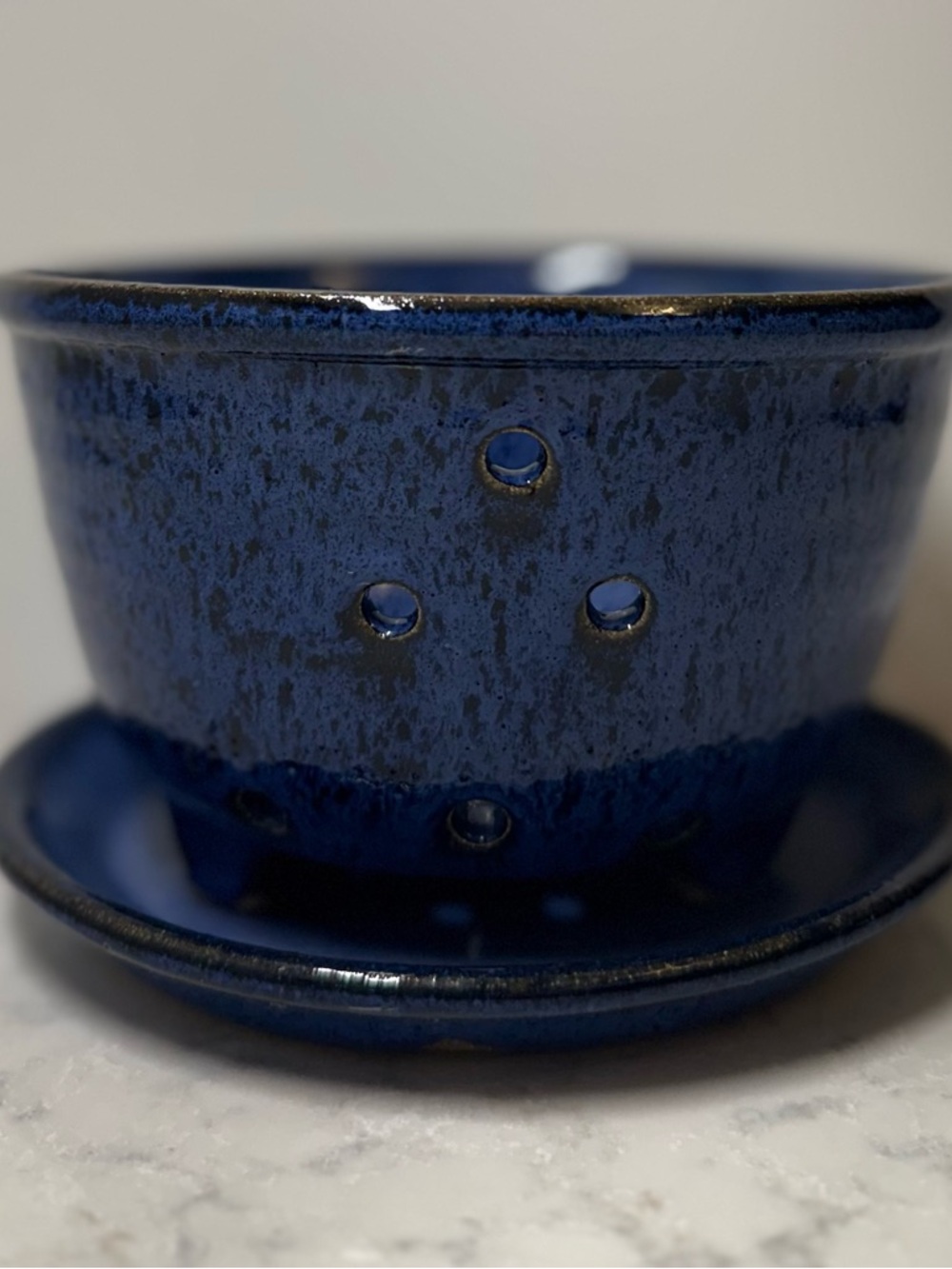 Handmade Glazed Potterry Berry Colander With Drip Tray